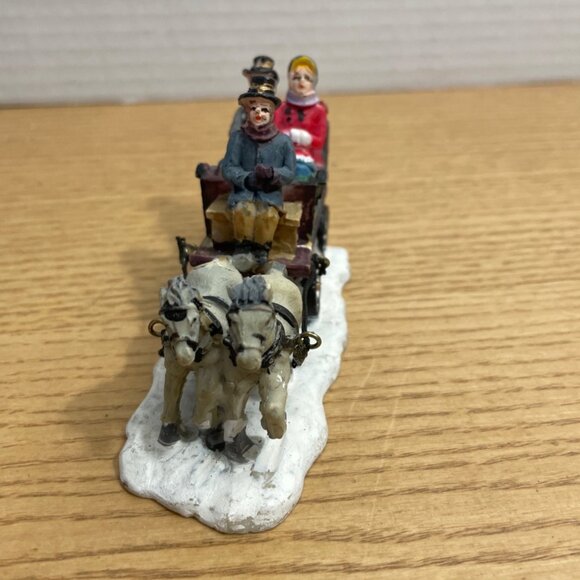 Vtg Cobblestone Corners Christmas Village Accessories Merry Arch Sleigh and Tree - Picture 4 of 10